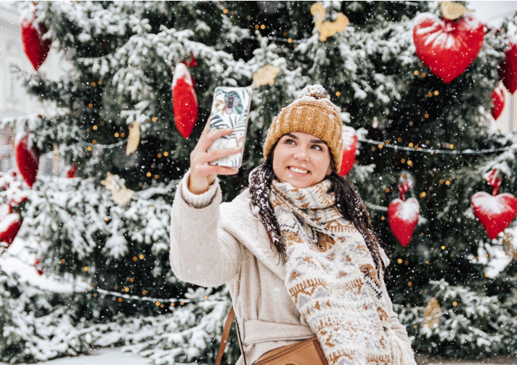 Create Christmas Memories with Garland and Tree Skirts