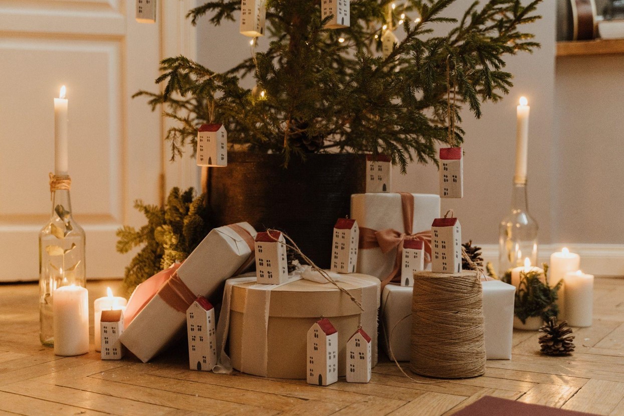 Your Holidays with Christmas Garland & Flocking